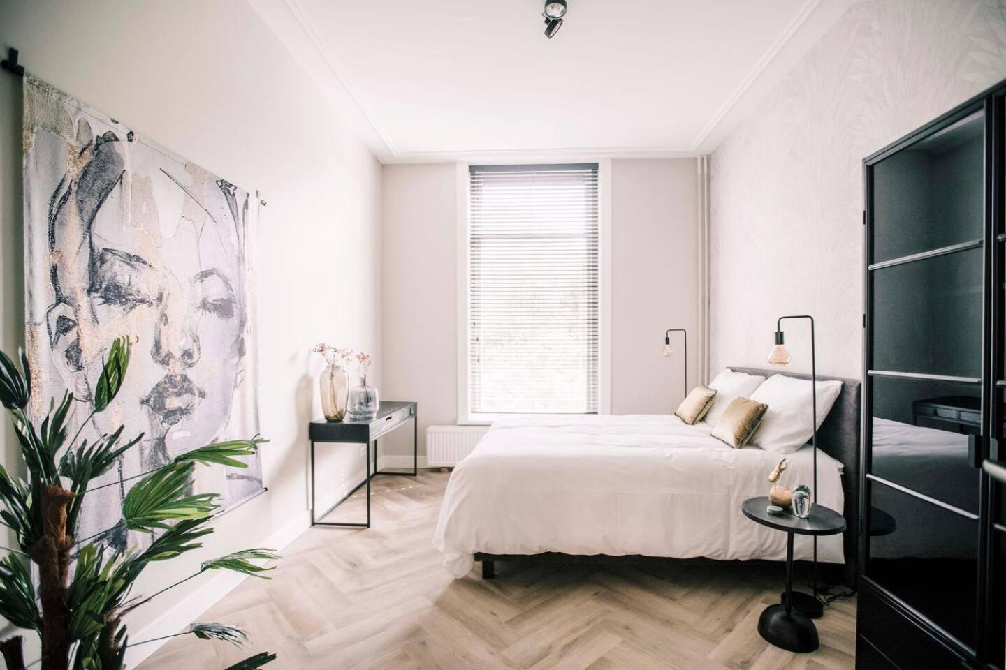 Xxl Loft With Bath Located Stadsvilla Tilburgo Exterior foto