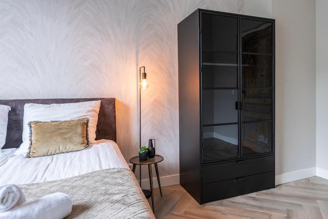 Xxl Loft With Bath Located Stadsvilla Tilburgo Exterior foto