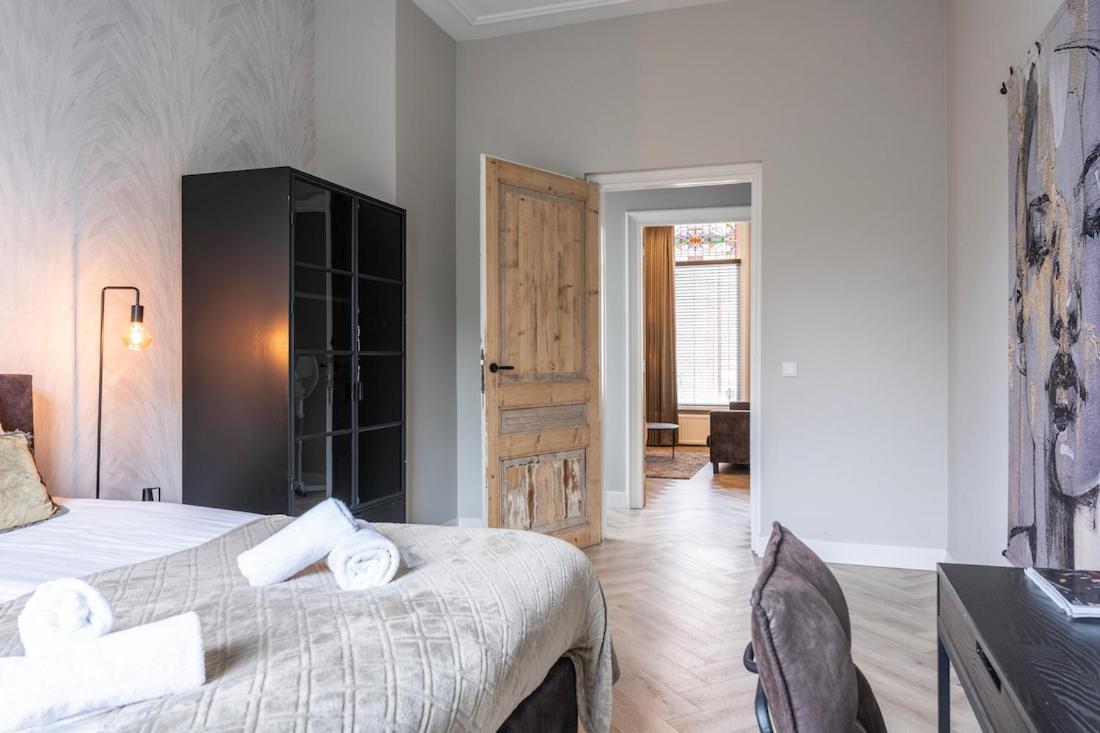 Xxl Loft With Bath Located Stadsvilla Tilburgo Exterior foto